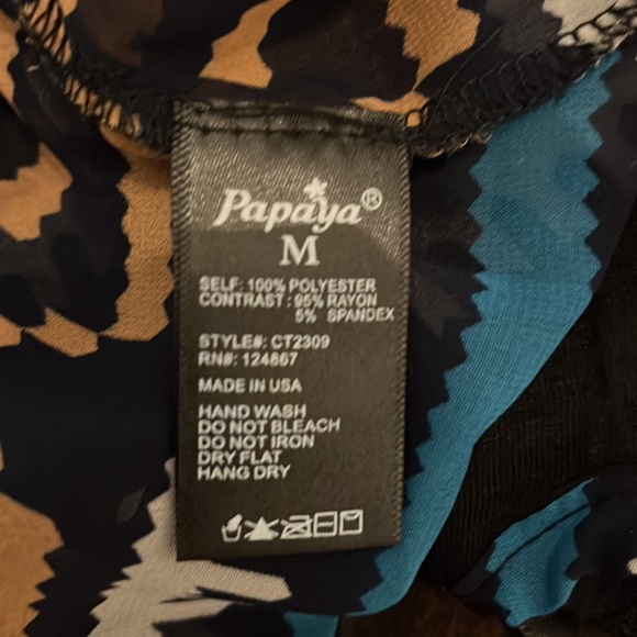 Papaya women’s top size M. Thinner outer material w pattern and black under - Picture 6 of 6